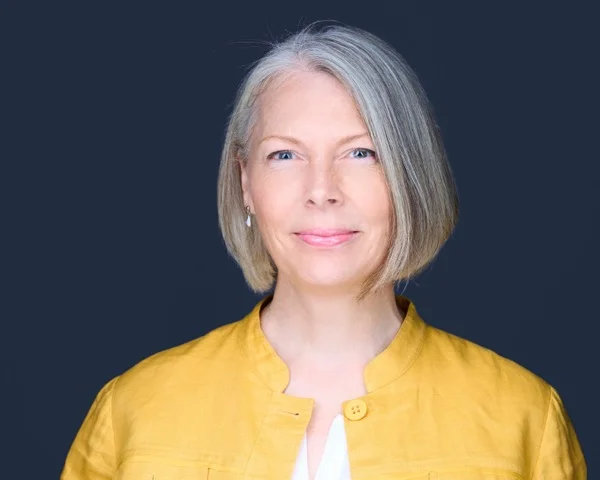 Professional financial services headshot example 1 - Malvern photography by Images by IBA