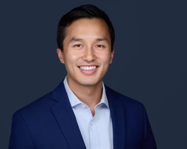 Professional financial services headshot example 2 - Malvern photography by Images by IBA