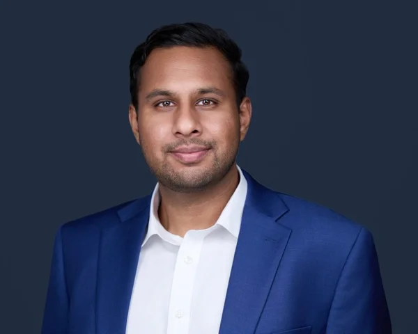 Professional financial services headshot example 3 - Malvern photography by Images by IBA